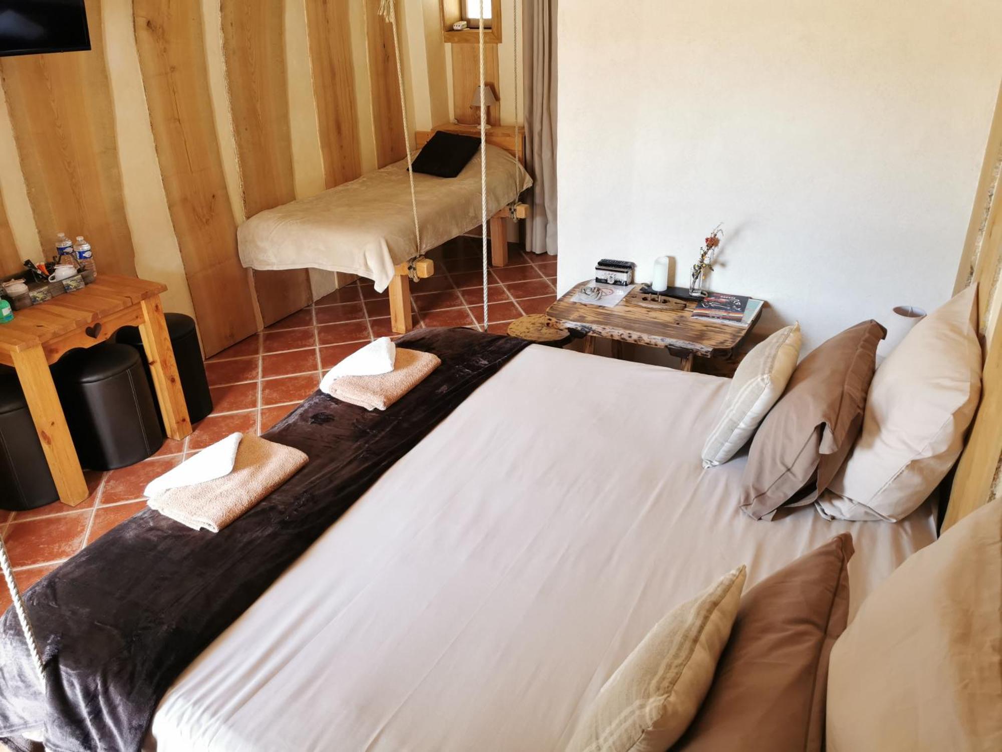 Bed and Breakfast Le Domaine Du Sens à Frontenaud Chambre photo